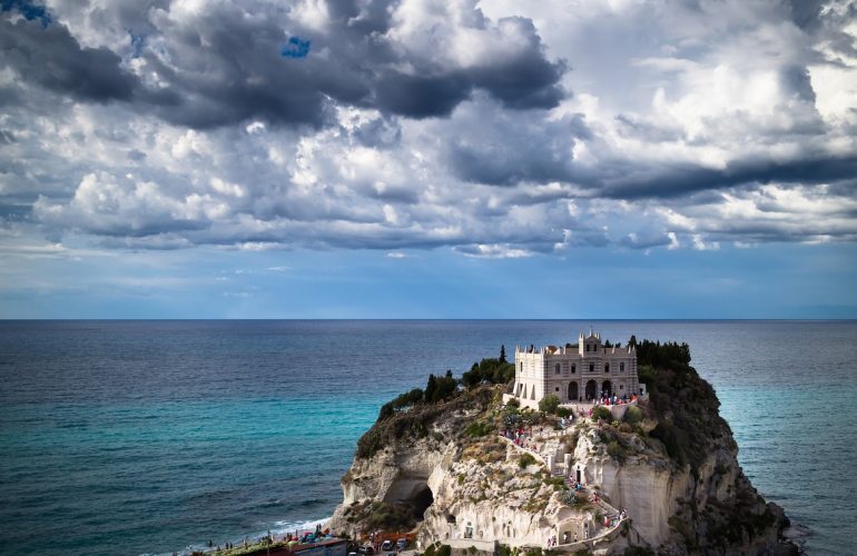 tropea-2035918_1280-1