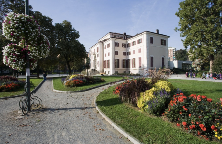 Villa Amoretti, sede dell’omonima biblioteca civica, all’interno del parco Rignon. Fotografia di Roberto Goffi, 2010. © MuseoTorino.