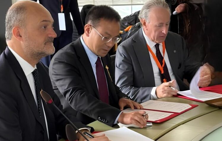 Firma-protocolli-Cina-a-Città-della-Scienza-770x500