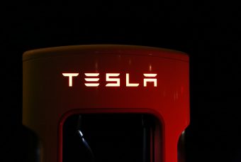 Le vendite di Tesla crollano in Europa: le scelte di Elon Musk sotto accusa